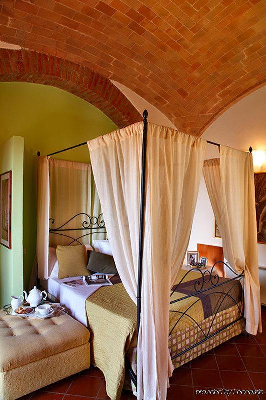 Borgo Tre Rose Hotel Valiano